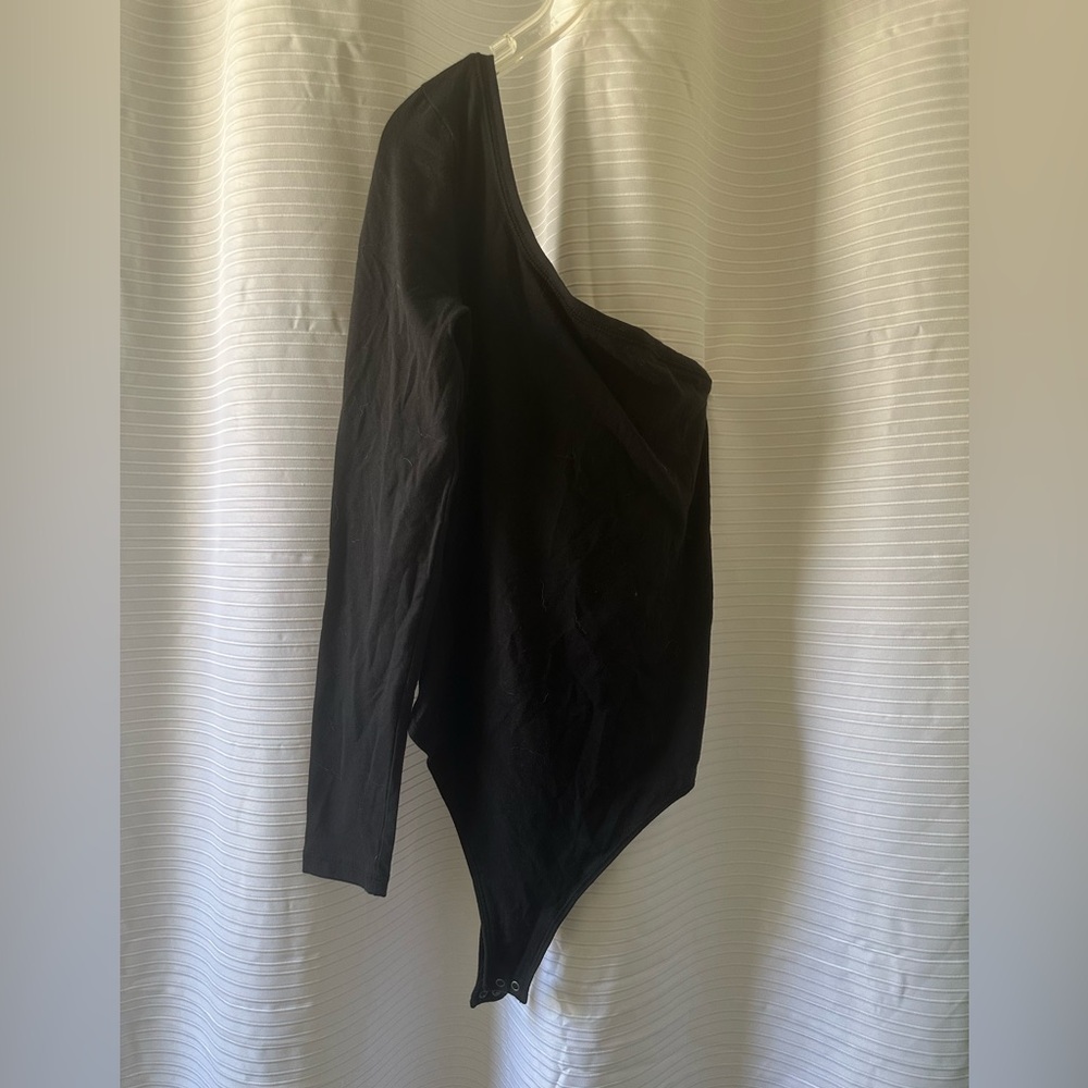 Abercrombie & Fitch Black One-Shoulder Bodysuit